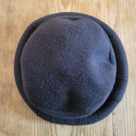 Black Fleece Rolled Brim Hat - Picture 5 of 7